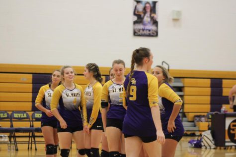 St. Marys Outlasts Ravenswood in 5 Set Match