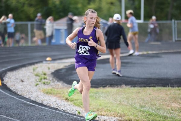 Cross Country Teams Compete in Large Meet at Copland, OH