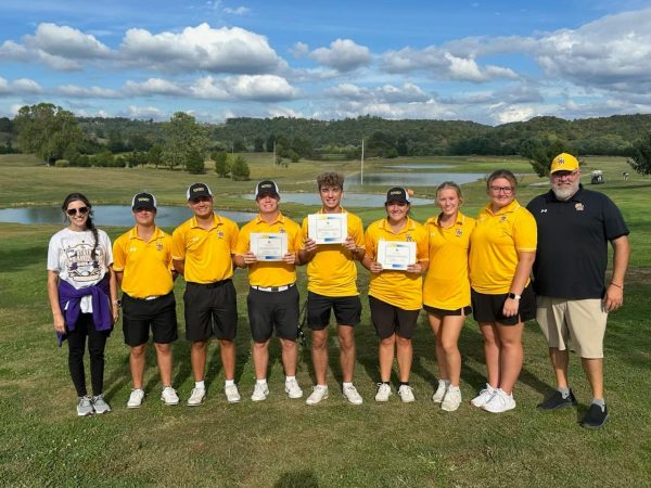 Golf Team Wins LKC